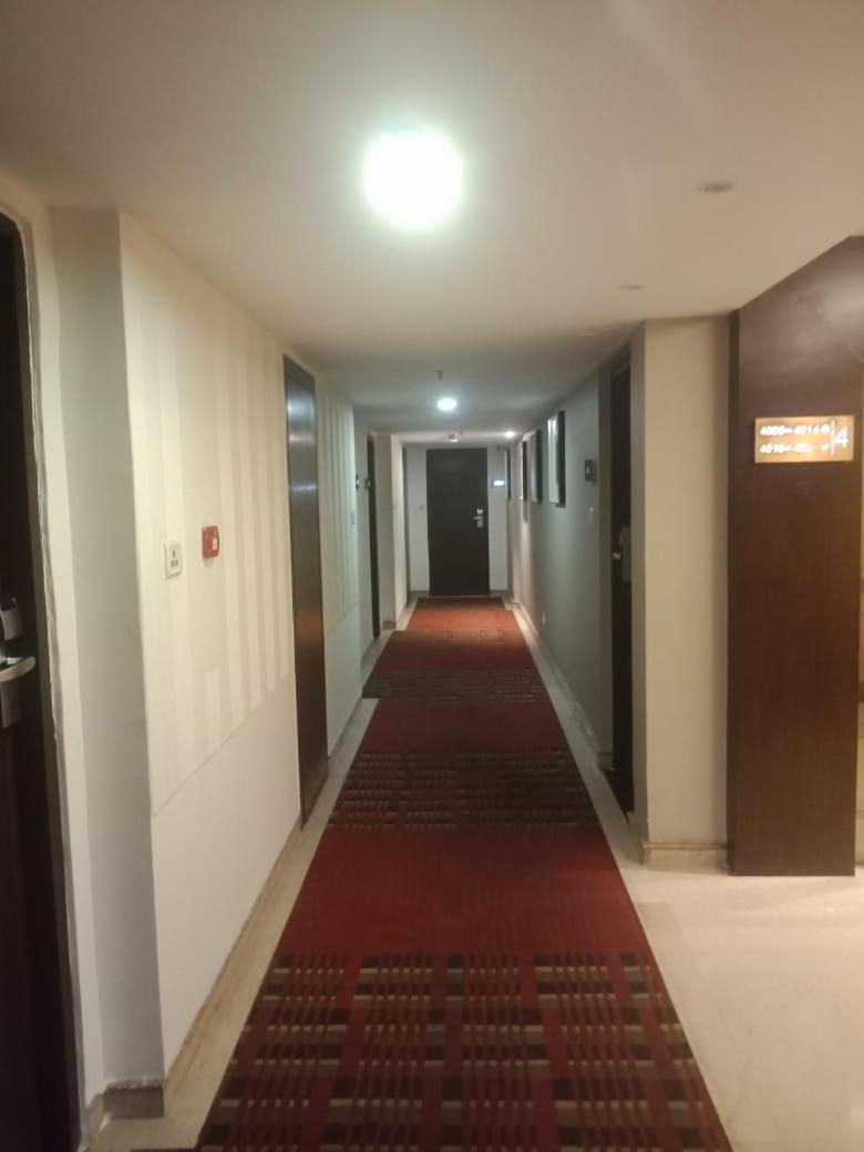 Blossom Rooms Hotel Vashishtha - Free Lunch Or Dinner- Free Breakfast Haiderabad Buitenkant foto