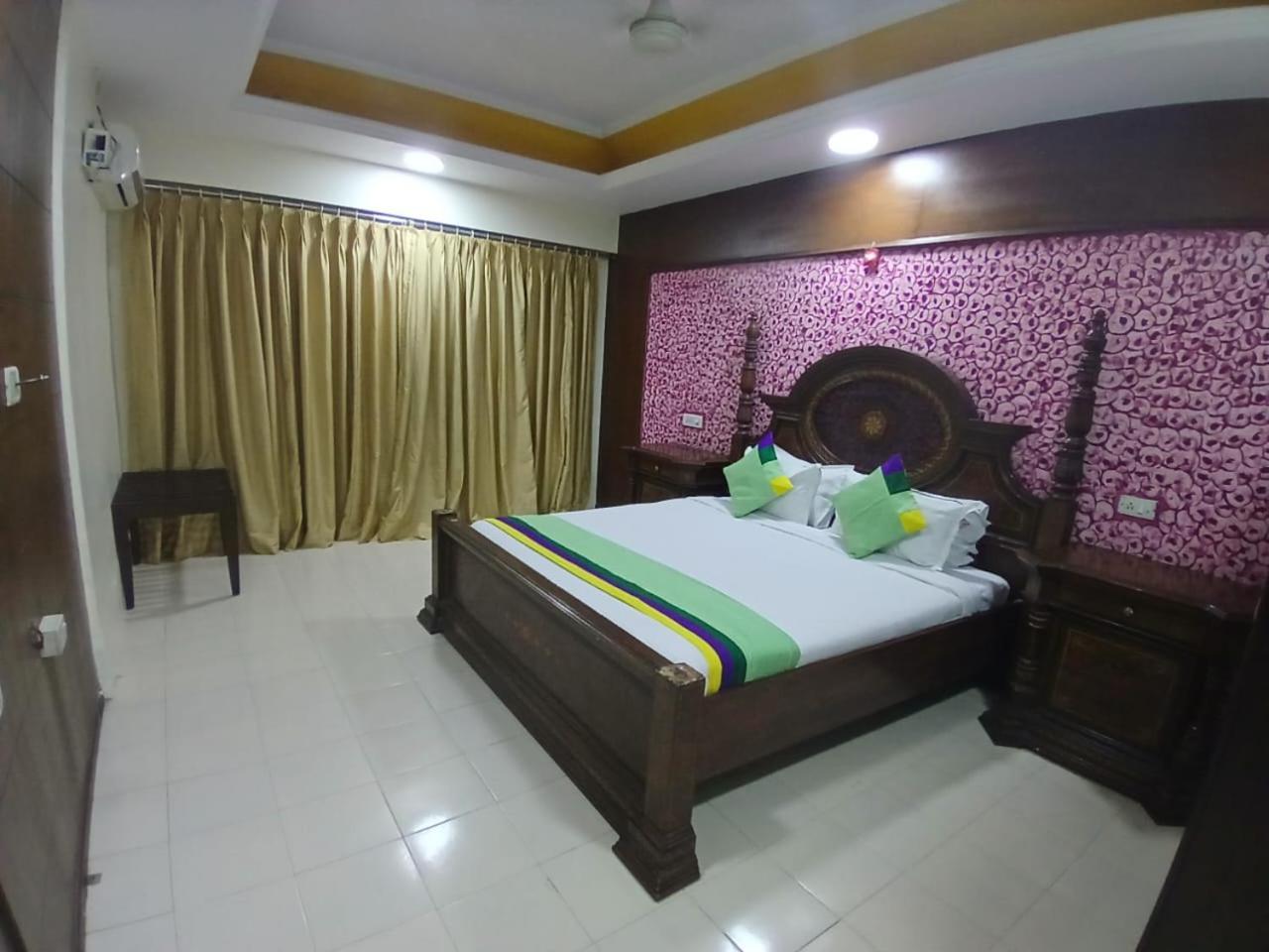 Blossom Rooms Hotel Vashishtha - Free Lunch Or Dinner- Free Breakfast Haiderabad Buitenkant foto